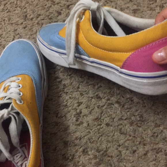 Vans - Picture 3 of 3